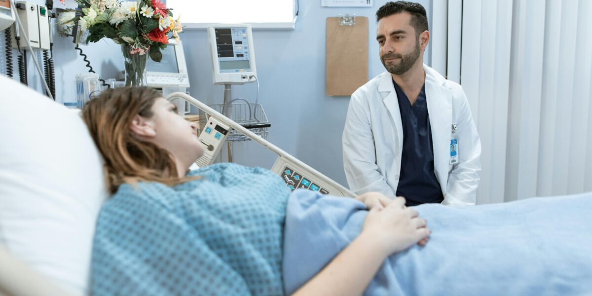 Photo by RDNE Stock project: https://www.pexels.com/photo/doctor-talking-to-a-patient-6129655/