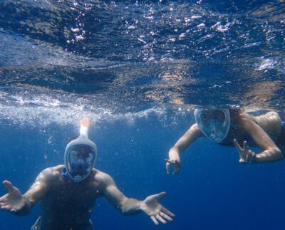 Photo by Noz Urbina: https://www.pexels.com/photo/photo-of-people-snorkeling-underwater-734725/