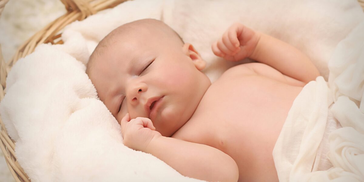 Photo by Pixabay: https://www.pexels.com/photo/baby-sleeping-on-white-cotton-161709/