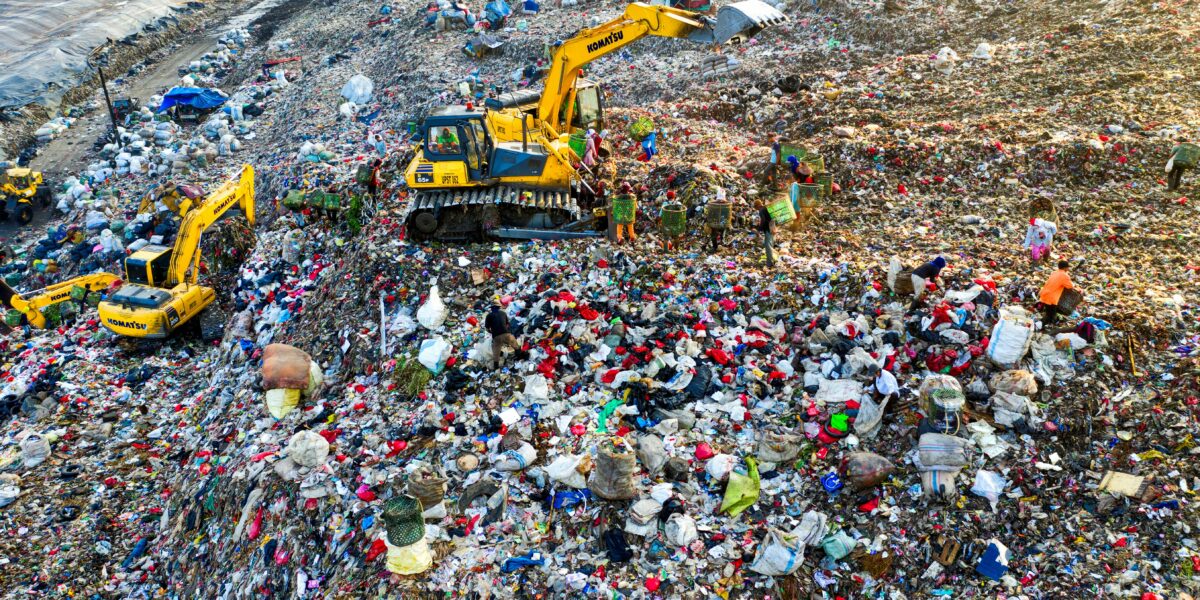 Photo by Tom Fisk: https://www.pexels.com/photo/heavy-equipments-on-landfill-5433129/