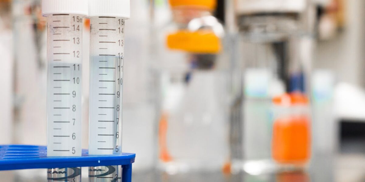 Photo by Martin Lopez: https://www.pexels.com/photo/two-test-tubes-954585/